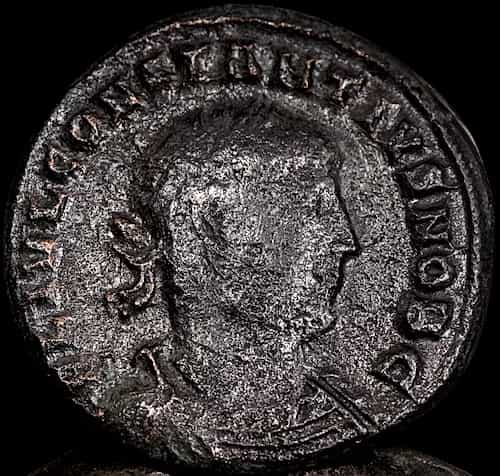 Monnaie romaine en bronze AE3 330–335 ap. J.-C. – Constantin II César image 1