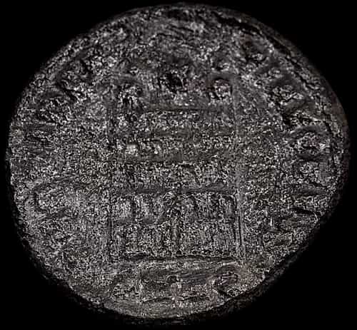 Monnaie romaine en bronze AE3 317–320 ap. J.-C. – Constantin II César image 2