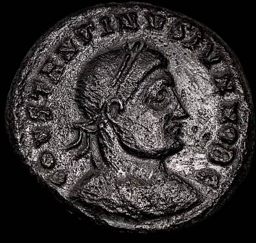 Moneta romana in bronzo AE3 317–320 d.C. – Costantino II Cesare image 1