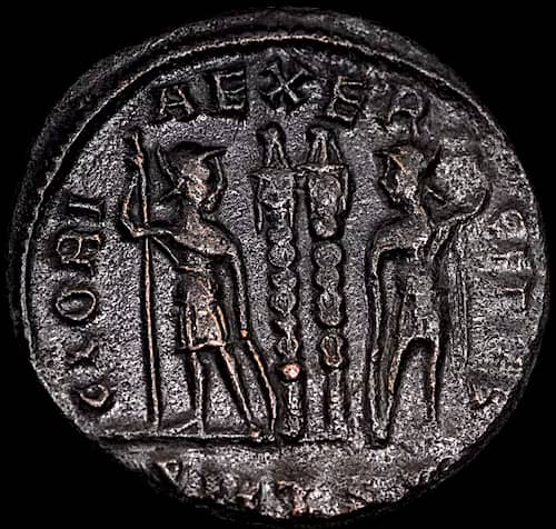Moneta romana in bronzo AE3 330–335 d.C. – Costantino II Cesare image 2