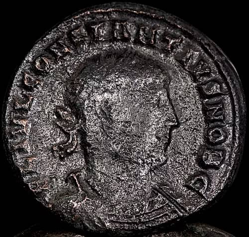 Moneta romana in bronzo AE3 330–335 d.C. – Costantino II Cesare image 1