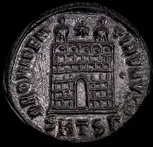 Moneta romana in bronzo AE3 330–334 d.C. – Costantino II Cesare image 2