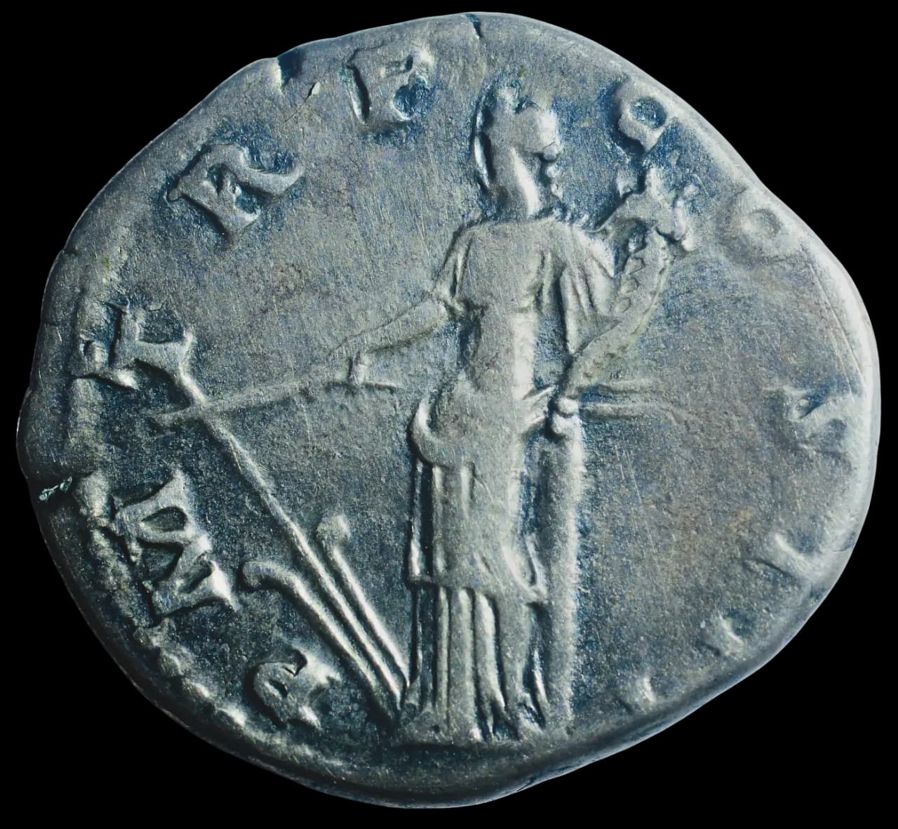 Hadrian (AD 117–138). Silver Denarius, mint of Rome, AD 119–122.